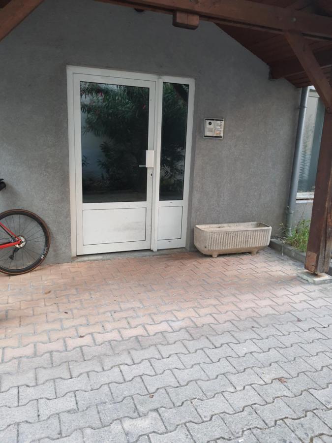 Apartment Au Calme Espace Exterieur Parking Gratuit Dans La Rue